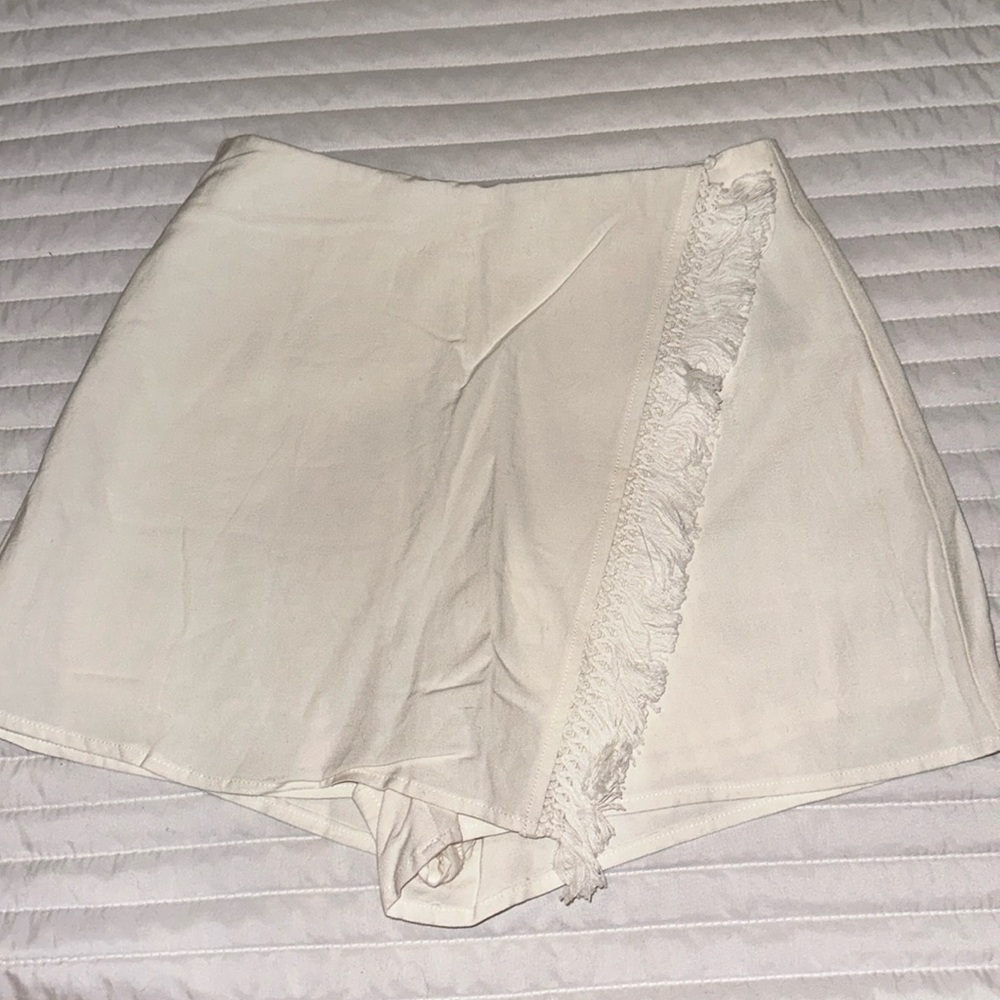Off white skort size extra small.
